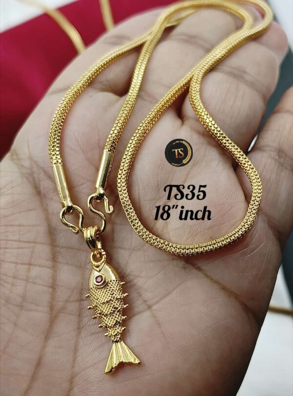 One gram gold forming pendant with 18 inch chain. - Image 4