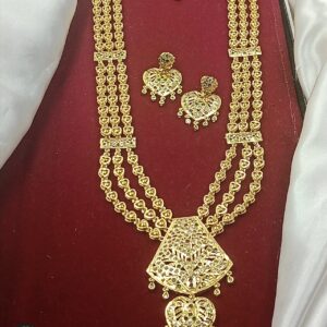Impon gavarnar maalai with earrings.