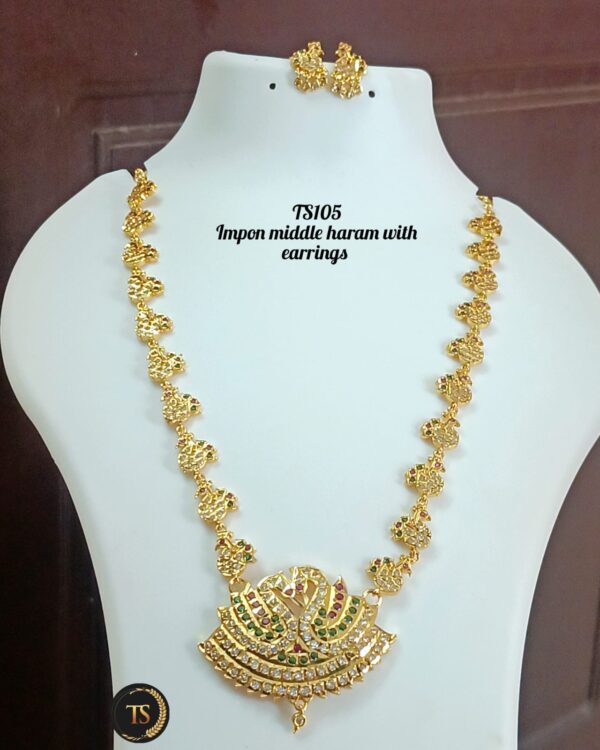 Impon Duck desig middle haram with earrings.