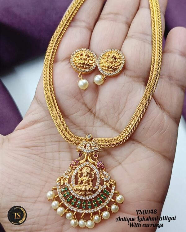 Beautiful Antique Lakshmi Attigai Set 🪙