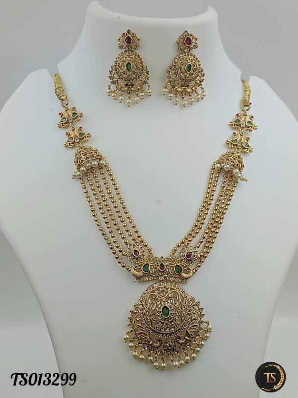 Antique Short Haram with Earrings ✨