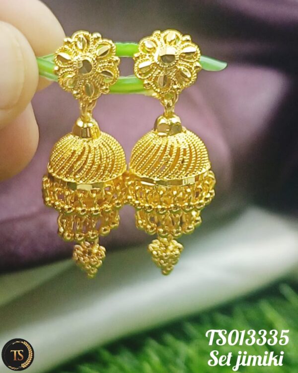Beautiful Jimiki Earrings Set 💖