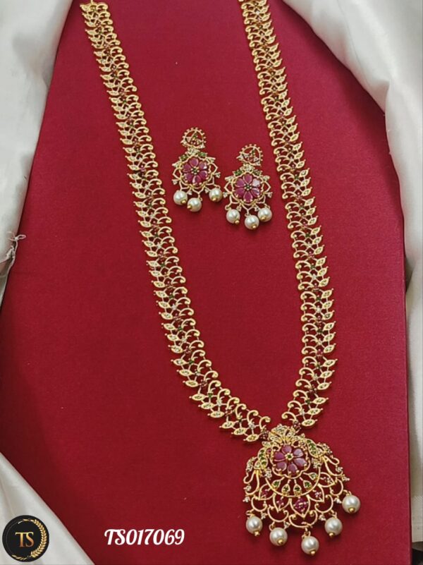 Ad haram With Earring - Image 2