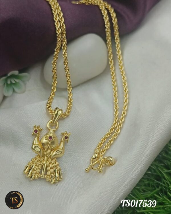 Double Peacock dollar chain