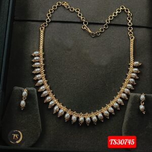 Pearl Necklace With Earrings