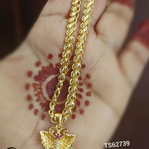 Beautiful butterfly pendant with 18inch chain ✨